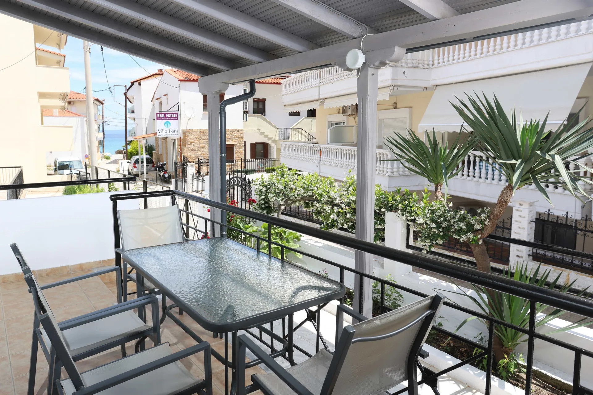 Tiara Holidays - Gregory Apartments - One Bedroom Family Apartment - balcony